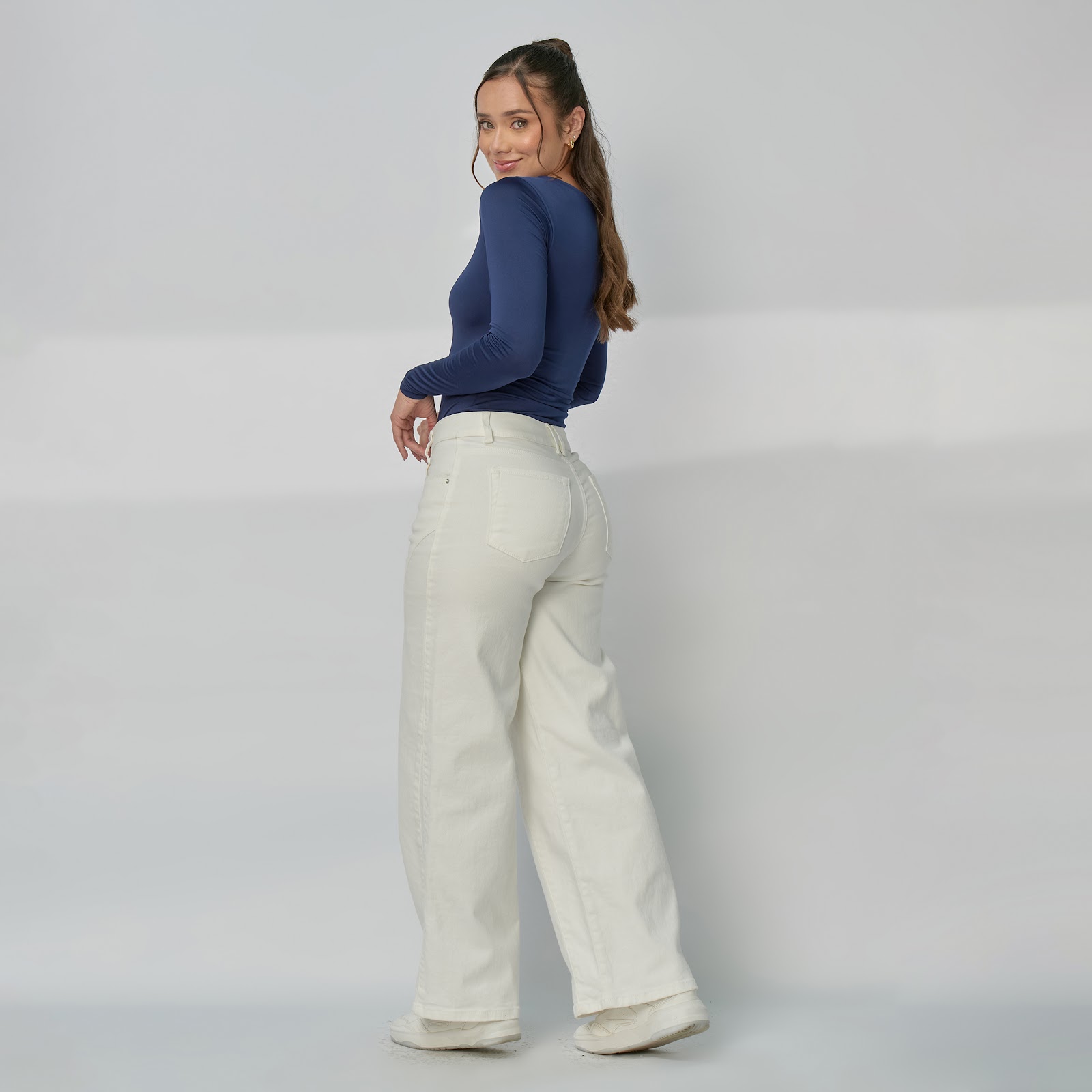 Jean dama Wide Leg tiro alto licrado con detalle de costuras, color Ivory - Vista 5