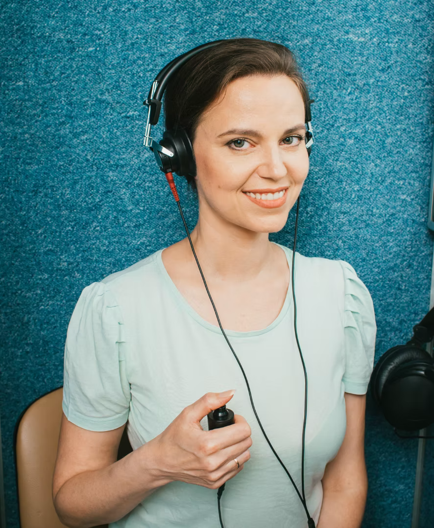 Audioprothésiste dans un environnement professionnel moderne