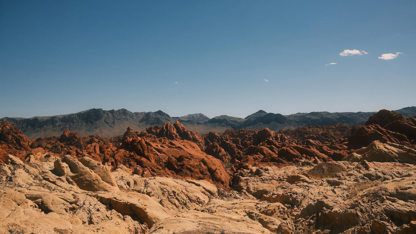 Red Rock Desert Canyon Vista - Landscape Photography 4K Wallpaper (3840x2160)