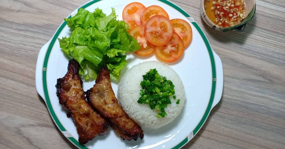 Cơm tấm sườn cây nướng
