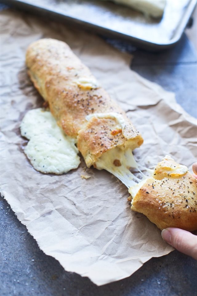 Bánh Mì Phô Mai Tỏi Nướng Giòn