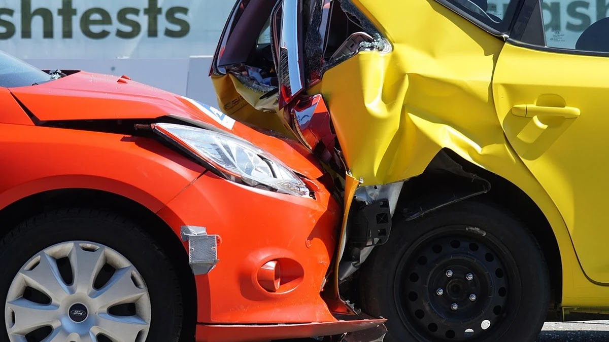 갱신형 자동차보험과 비갱신형 실손보험의 보험료 절약 비교