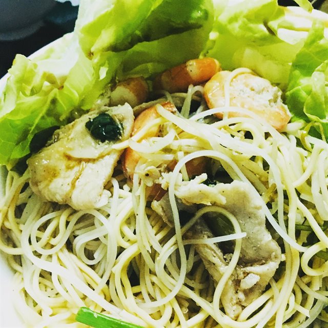 Bún Mì Xào Rau Muống