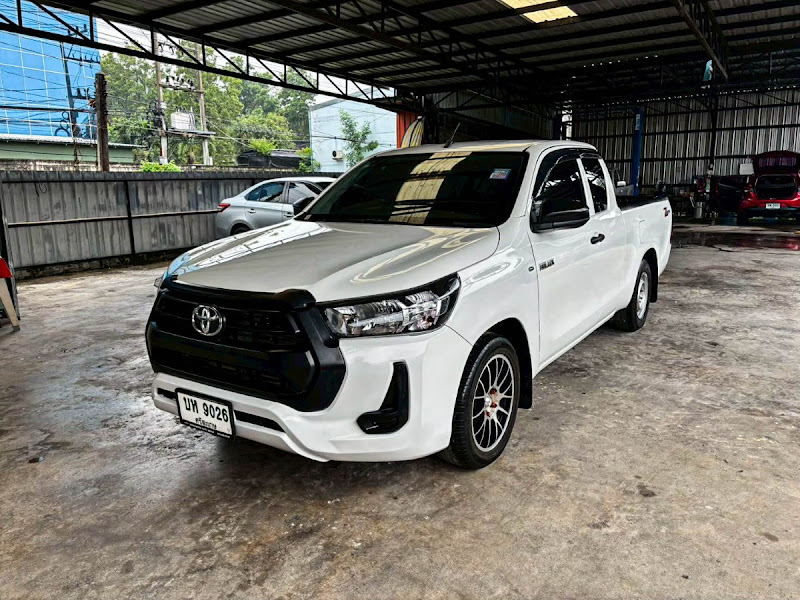 TOYOTA HILUX REVO