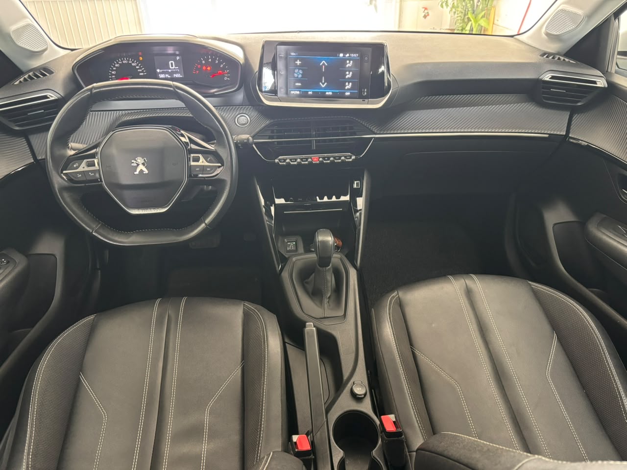 Peugeot 208 - Foto 6