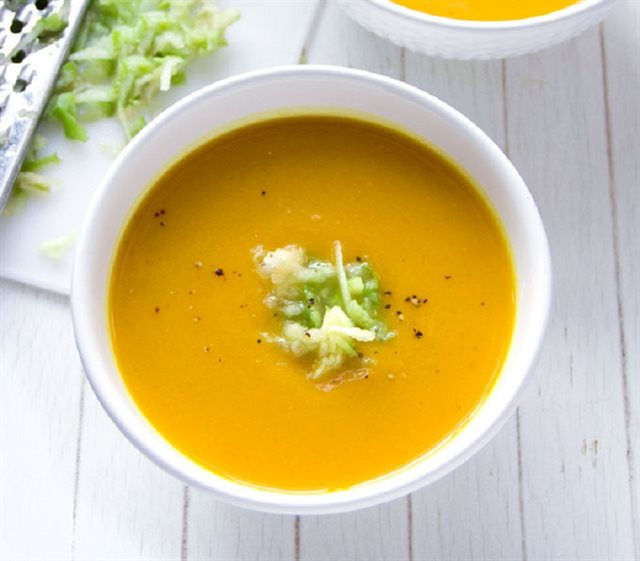 Soup Bí Đỏ Táo Xanh