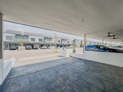 Rumah Teres Dua Tingkat Kita Mekar, Cybersouth Dengkil — foto 3/10