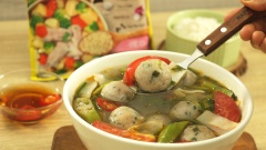 Múc canh ra tô, dùng nóng với cơm. Món canh riêu chả cá thác lác có vị chua chua thanh mát dễ ăn, từng miếng chả cá ngon bùi cùng nước canh mát lành chắc hẳn sẽ hài lòng bất cứ ai nếm thử. Thật đơn giản và dễ dàng phải không nào, chỉ với 3 bước nhanh gọn món canh riêu chả cá thác lác đã sẵn sàng để cả gia đình cùng thưởng thức. Hãy bắt tay làm thử và trải nghiệm món ăn hấp dẫn ngay bạn nhé!