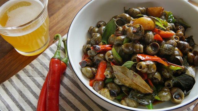 Ốc Xào Tỏi Cay
