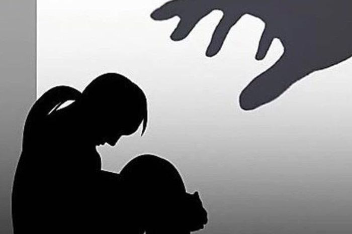 Bé gái 4 tuổi tử vong sau khi bị mẹ đẻ và người tình của mẹ bị bạo hành - Báo Tri thức &amp; Cuộc sống