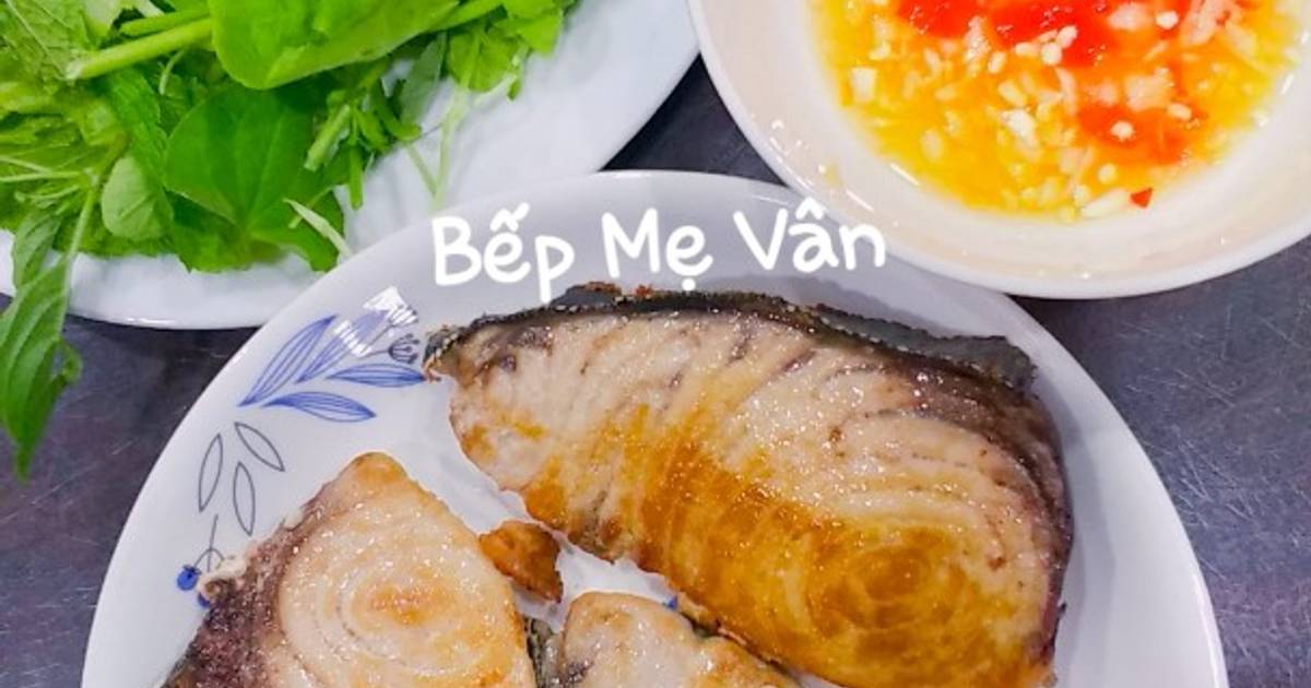 Cá cờ chiên chấm nước mắm tỏi ớt