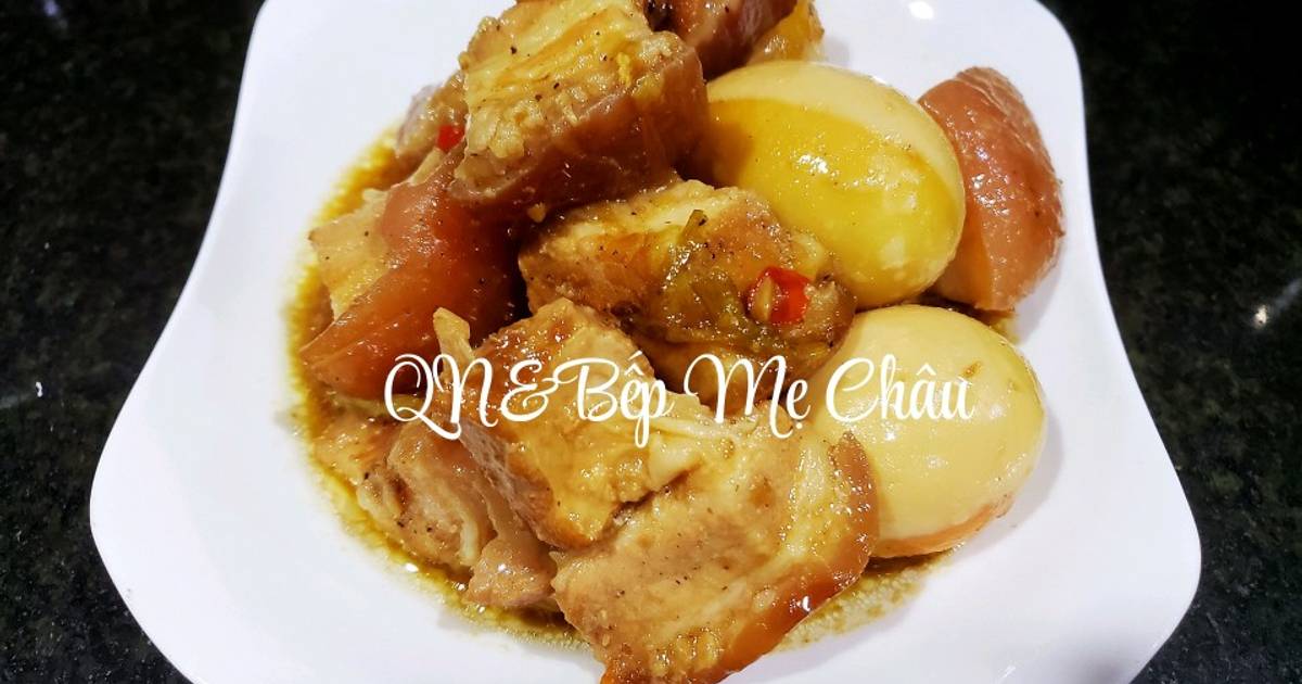 Thịt trứng kho sốt tiêu đen