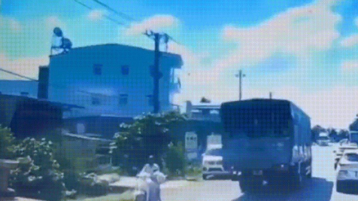 Công an Đắk Lắk tìm nhân chứng vụ tai nạn khiến nữ sinh lớp 9 tử vong - Báo Tiền Phong