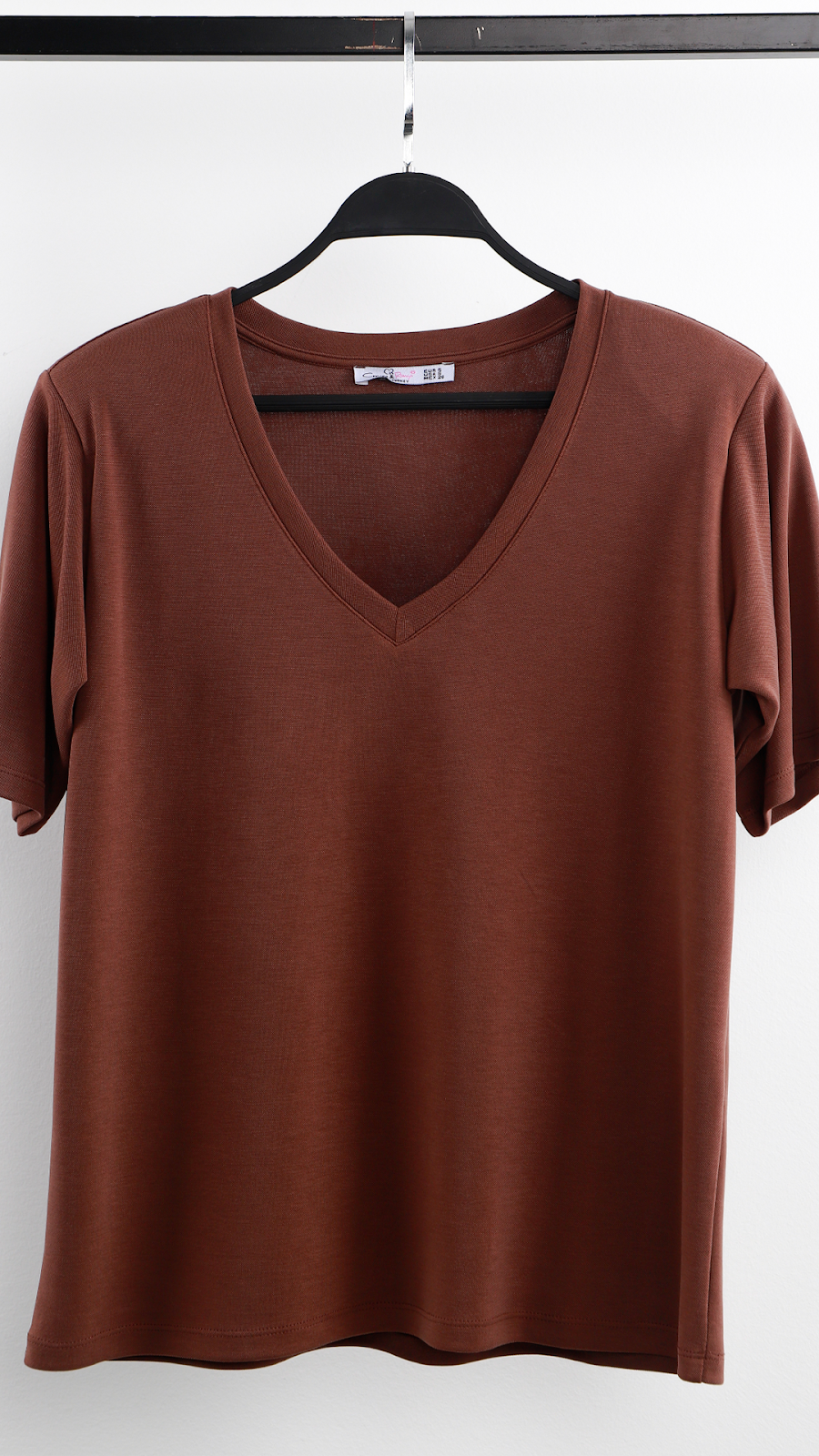 SALAŞ V YAKA T-SHIRT