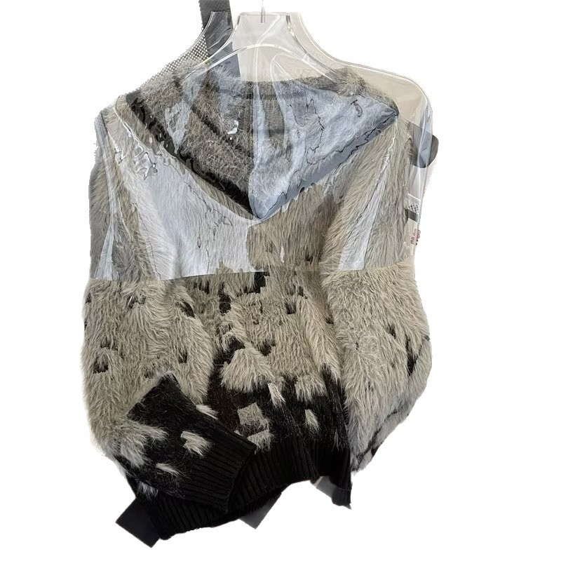 V-neck sweater in vintage style with gradient