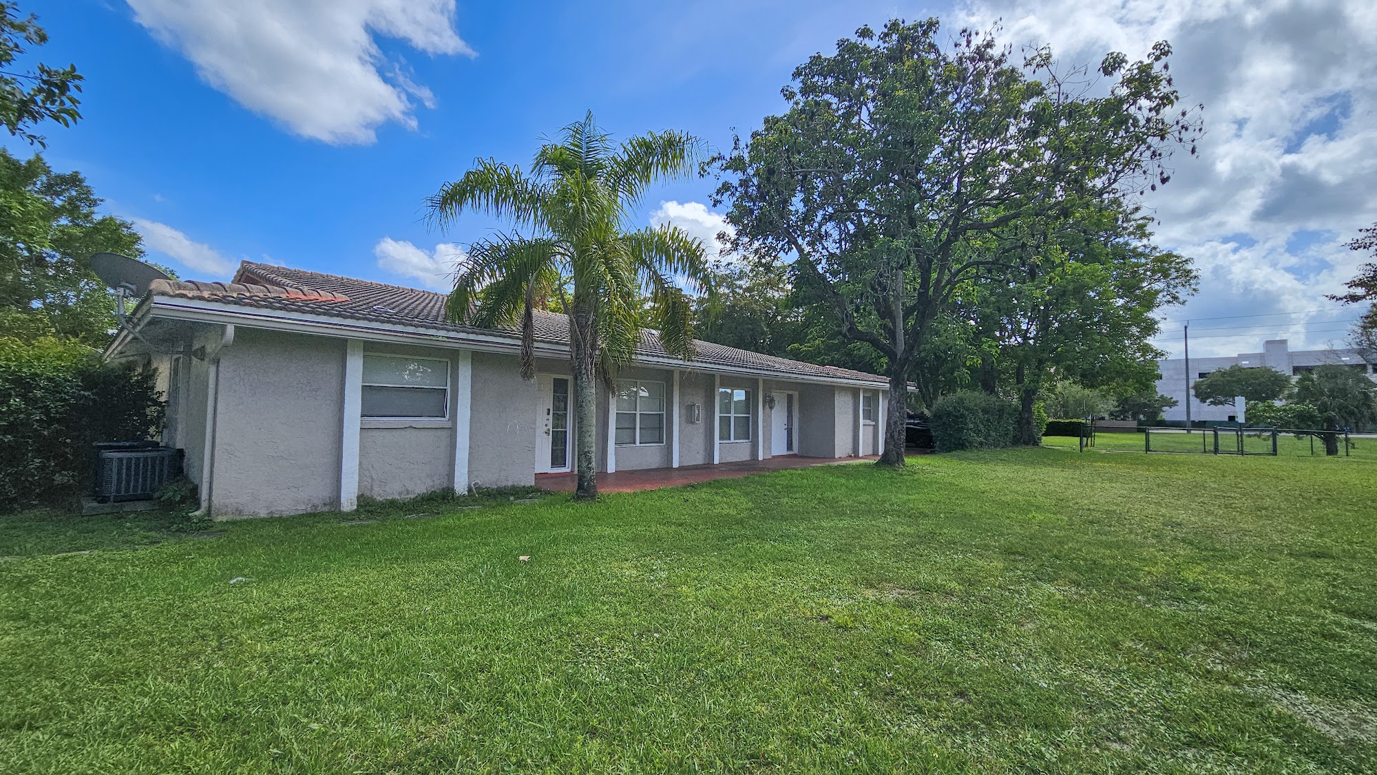 4 Units On Large Corner Lot property photo 22