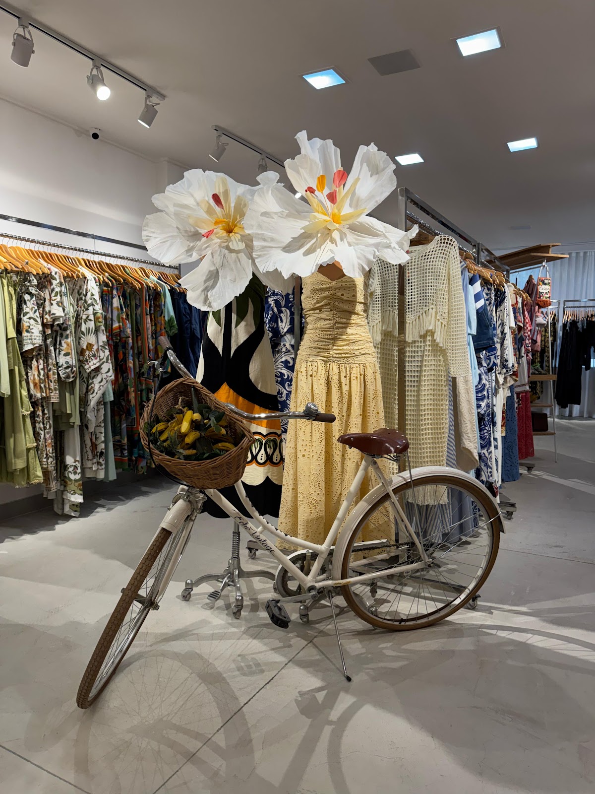 Atmosfera FARM — showroom Low Profile + Dreams