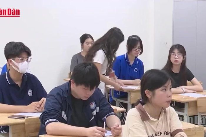 [Video] Gần 130.000 học sinh Hà Nội đăng ký dự thi lớp 10 năm học 2026–2027 - Báo Nhân Dân
