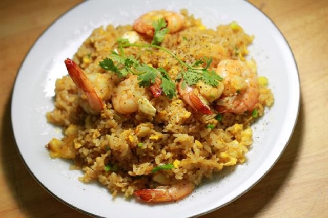Cơm Chiên Cà Ri Tôm Hấp Dẫn
