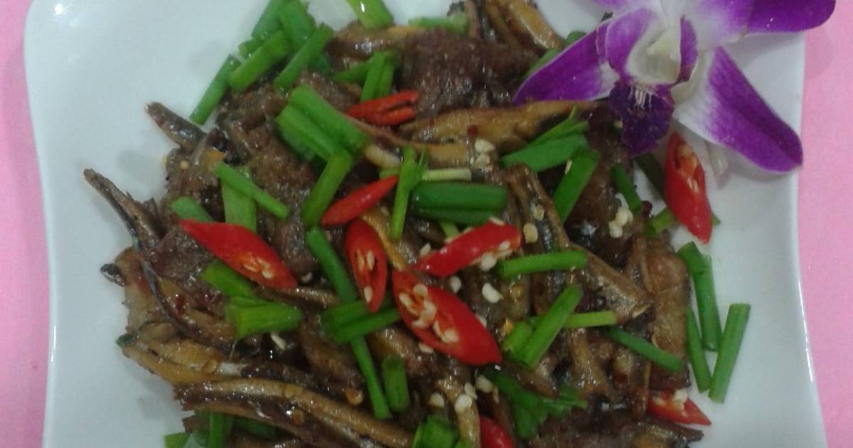 Cá Cơm Khô Kho Thịt Ba Chỉ