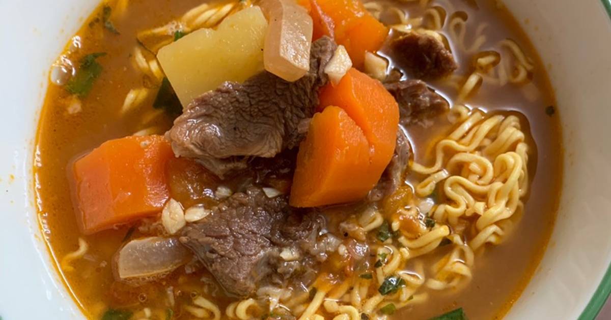 Mỳ bò sốt vang