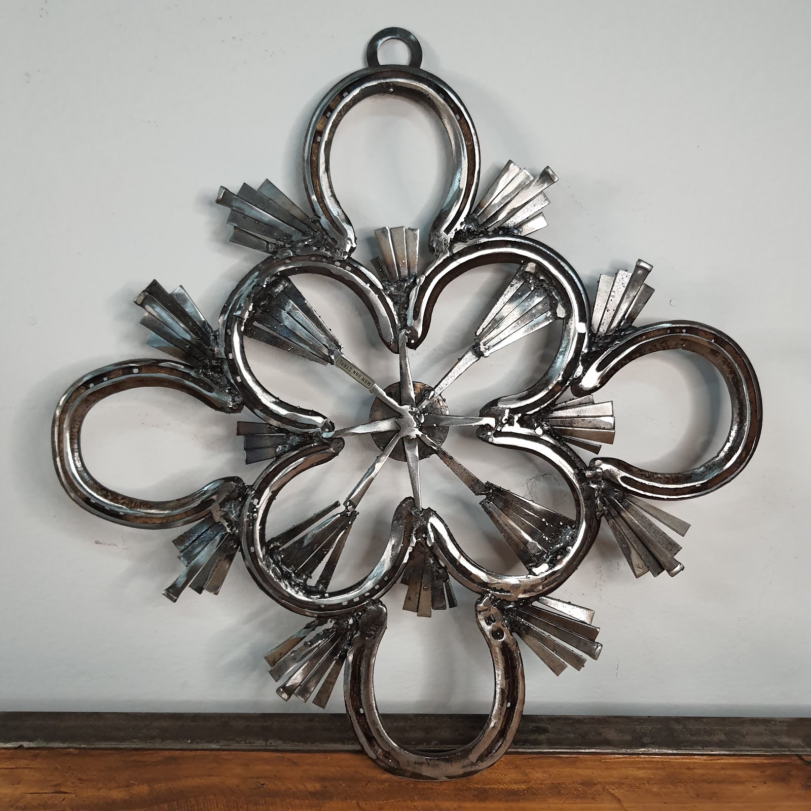 Pow Flower / Cross horseshoe/nails