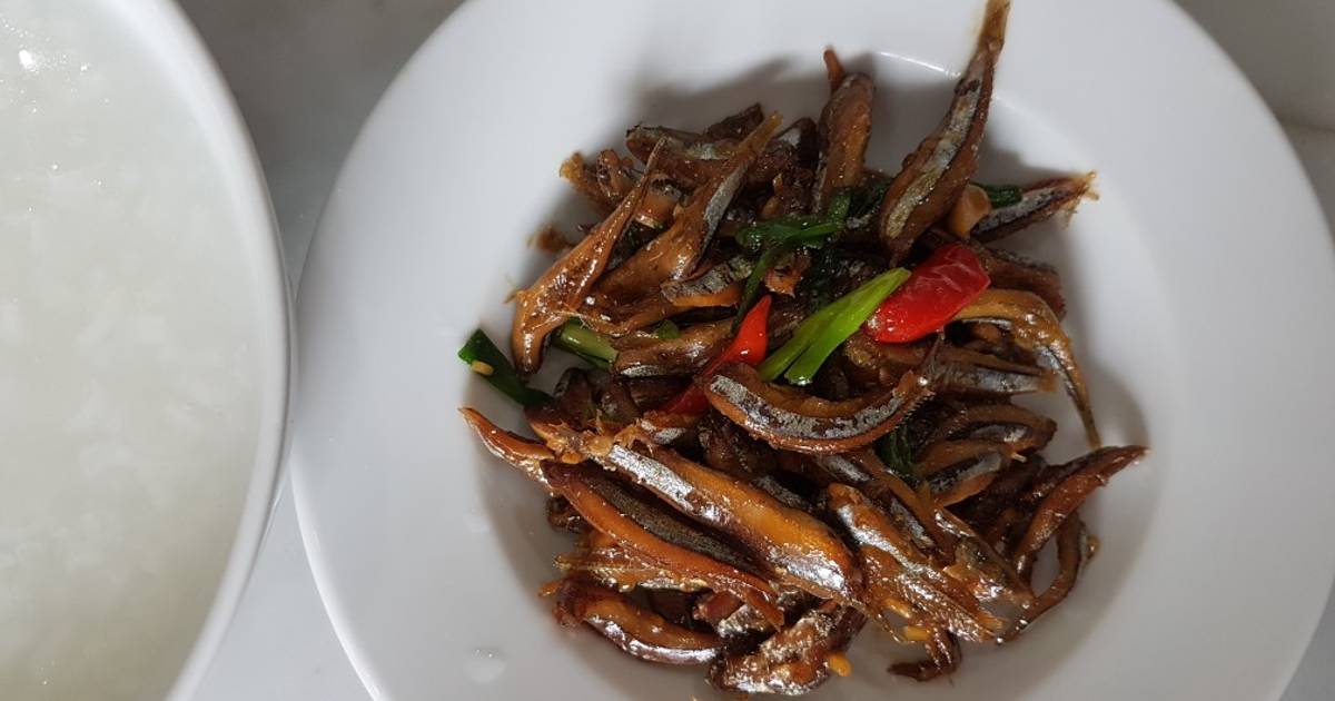 Cá cơm kho keo cháo trắng