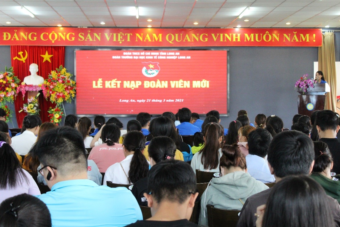 Tổ chức Lễ kết nạp cho 20 Đoàn viên mới 