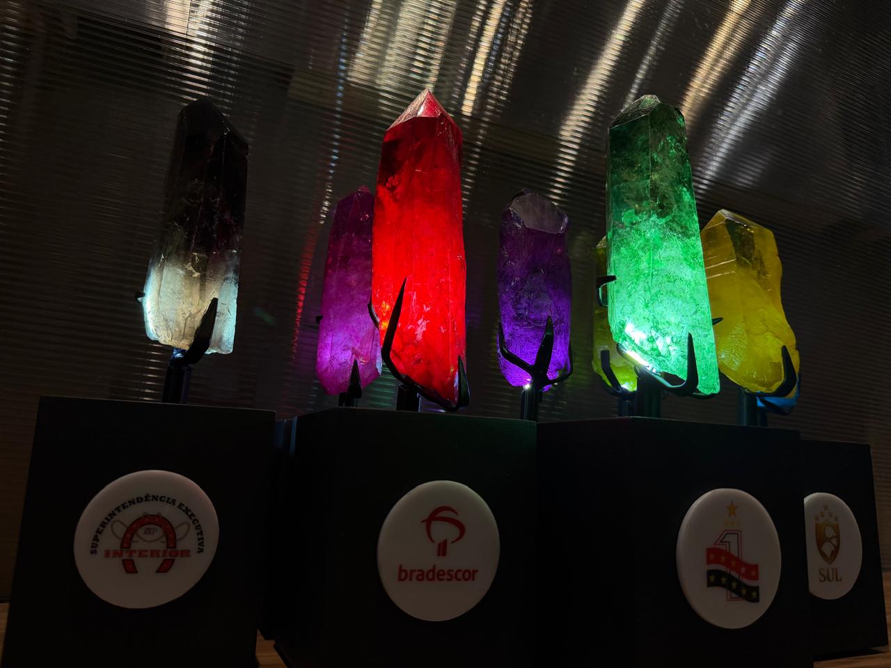 Bradesco — Troféu de Cristal Iluminado: vista 103 do projeto