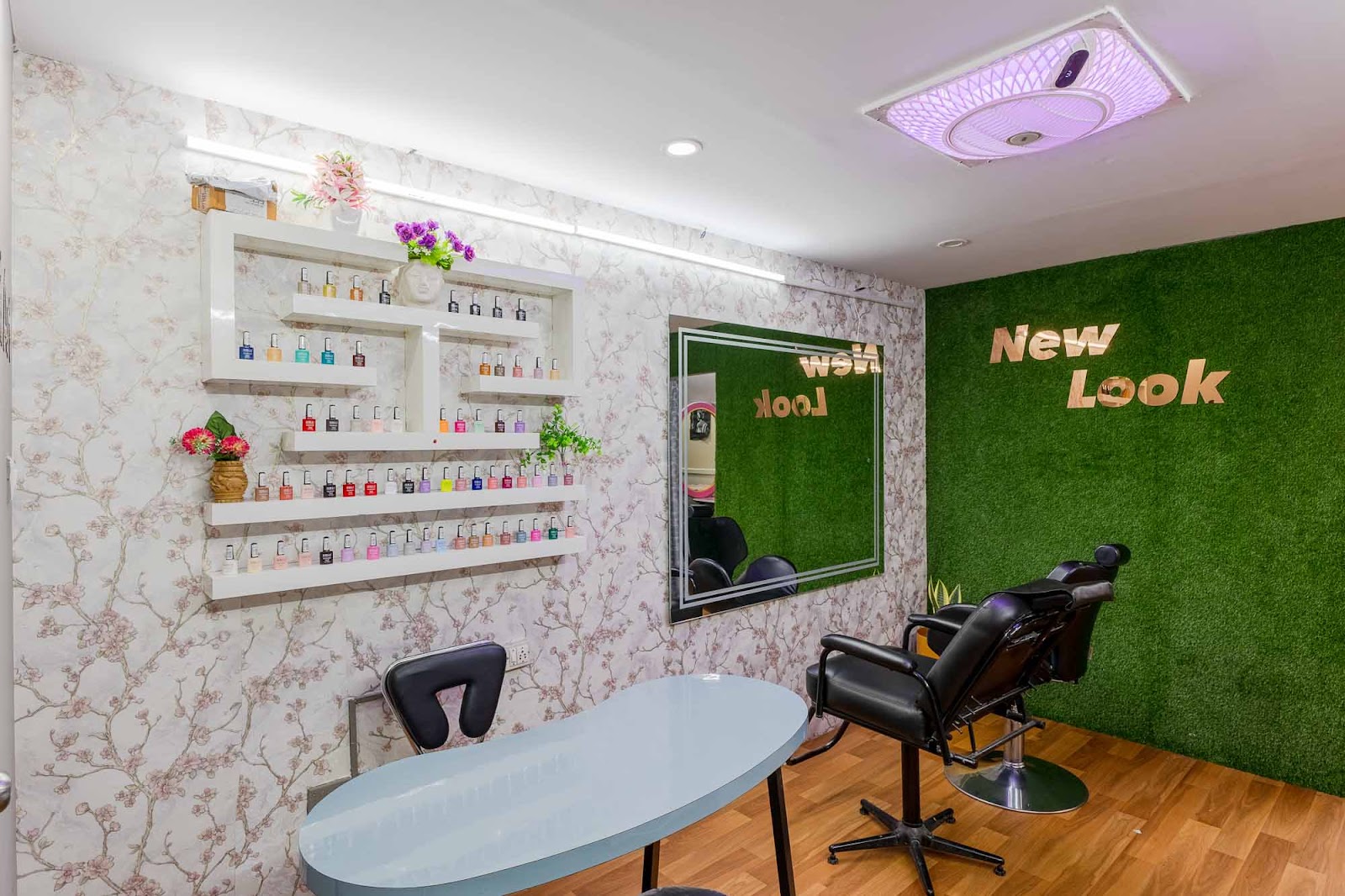 Ladies Saloon