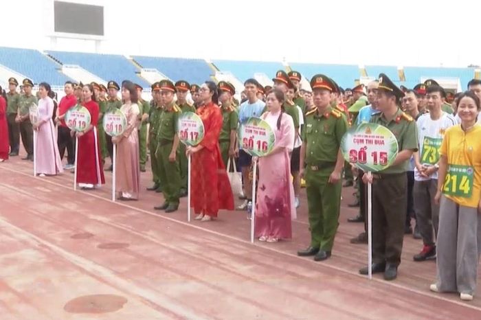 Rèn thể lực - Rèn bản lĩnh người chiến sĩ công an Thủ đô - Đài Phát thanh và truyền hình Hà Nội
