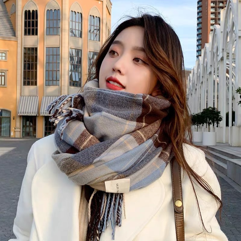 Checkered scarf in cashmere look with fringes, 50x190 cm