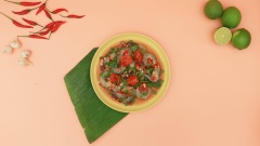 Món salad tôm sống trứng muối sốt chua cay nhìn thật hấp dẫn phải không nào? Chỉ mới nhìn cũng đã cảm nhận được sự tươi mát và một chút vị béo của trứng muối hòa quyện cùng vị cay chua là sự đặc biệt của món ăn này đem lại. Hãy theo dõi Cooky để cùng mình vào bếp thực hiện nhiều công thức đa dạng và hấp dẫn hơn nhé!