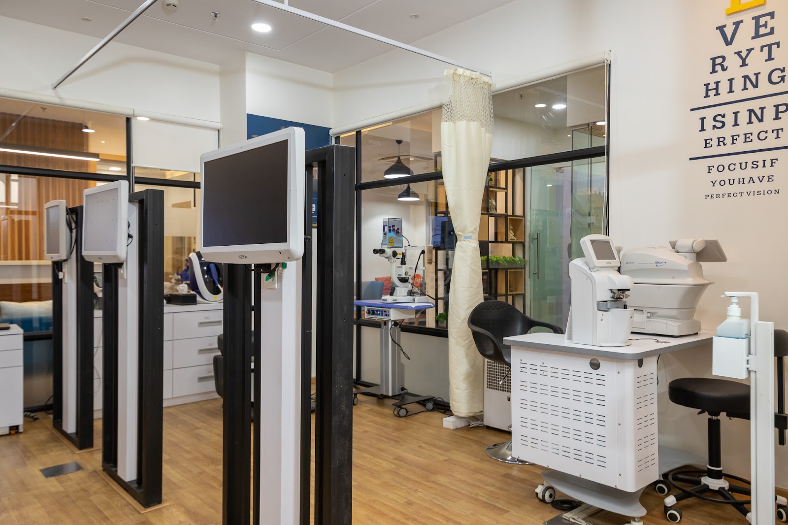 Arohi Eye Hospital 9