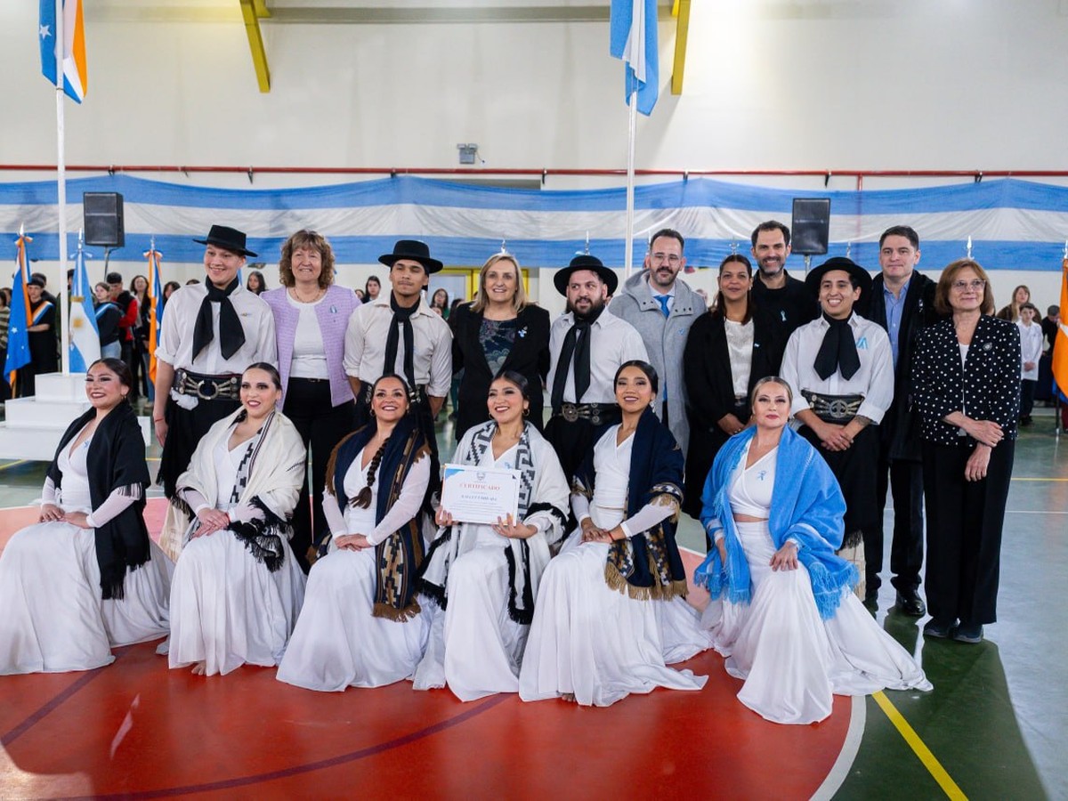Se llevó a cabo en ushuaia el acto central por el 210° aniversario de la declaración de la independencia argentina