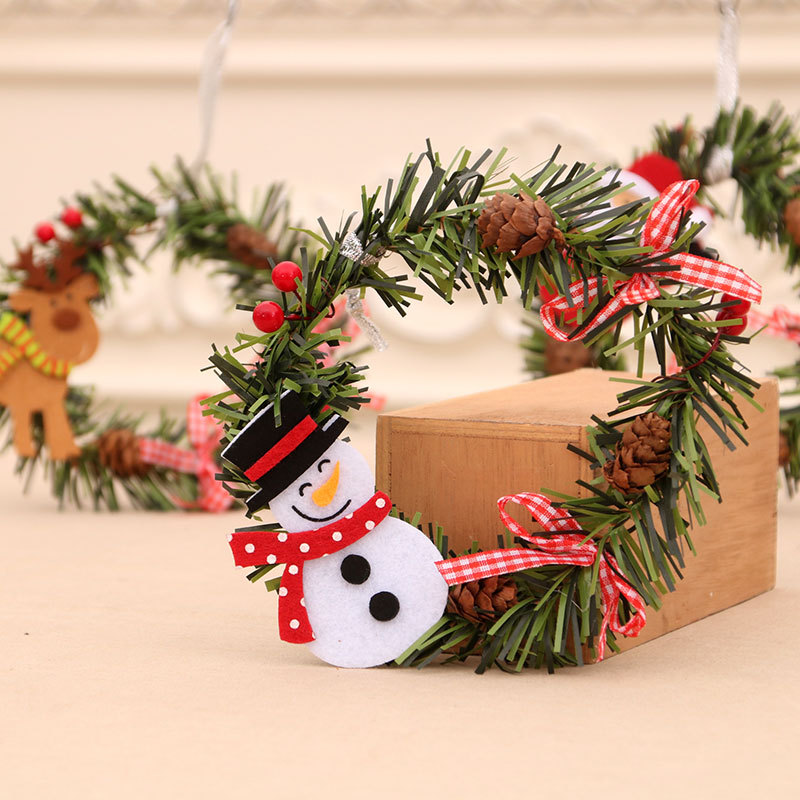 Christmas wreath with figures