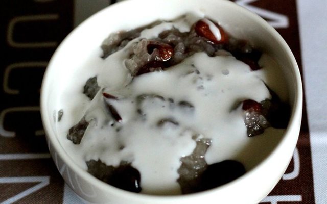 Chè Đậu Trắng Cốt Dừa