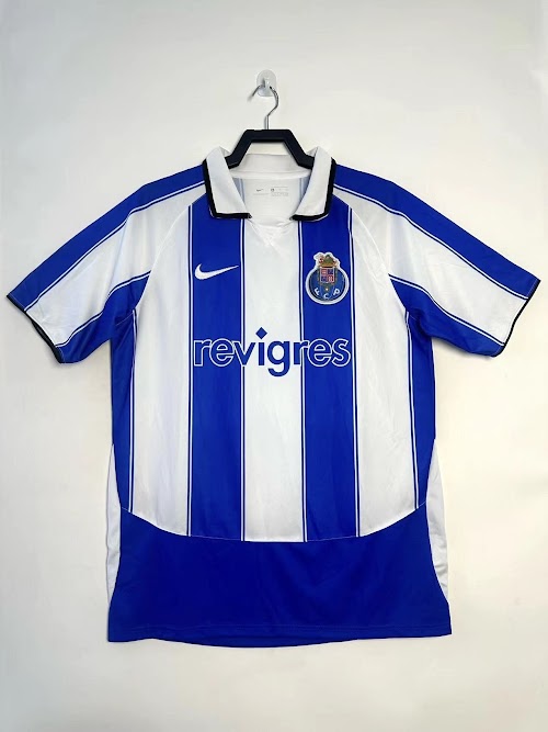 Equipación local del Oporto 2003-04.jpeg