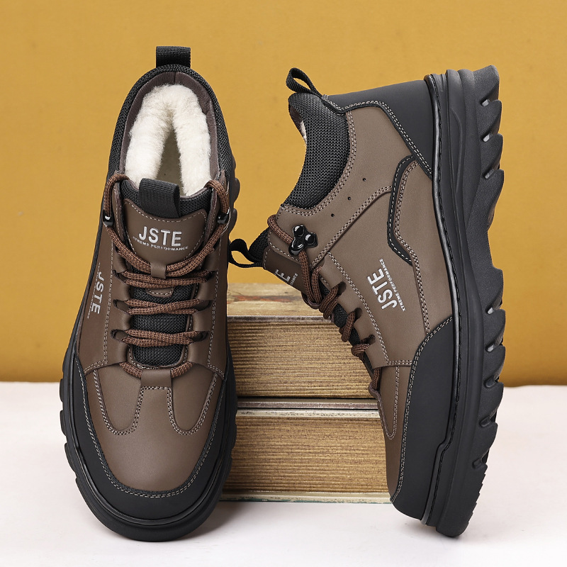 Men's leather winter boots with lambskin lining