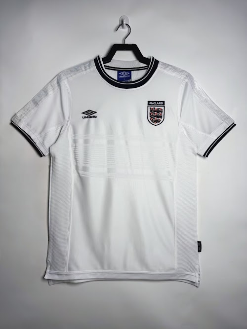Equipación local de Inglaterra 1999–01.jpeg