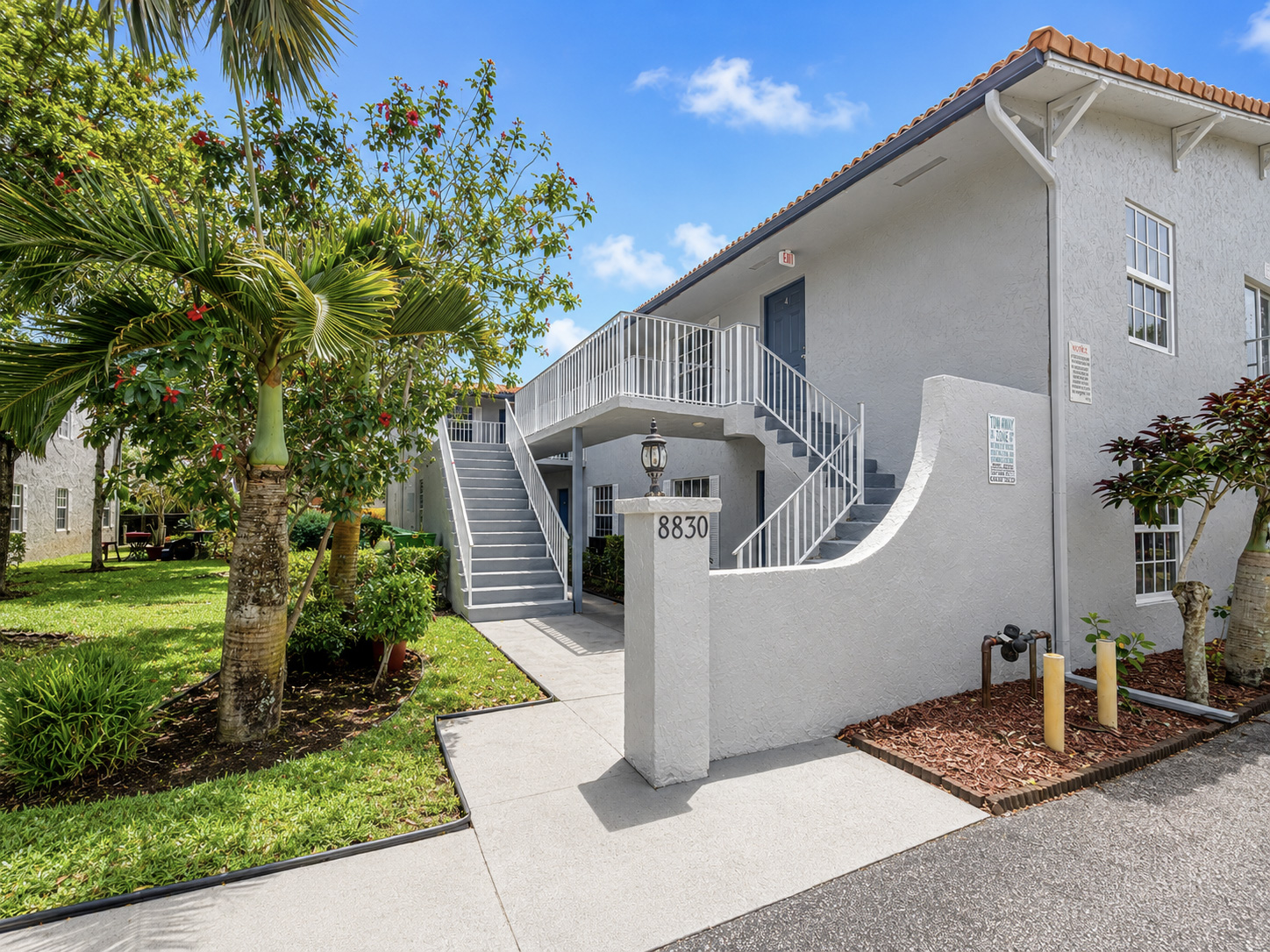 UPDATED 2 BED 1 BATH UNIT property photo 1