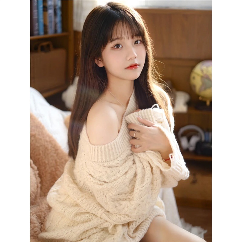 Elegant knitted sweater for festive occasions
