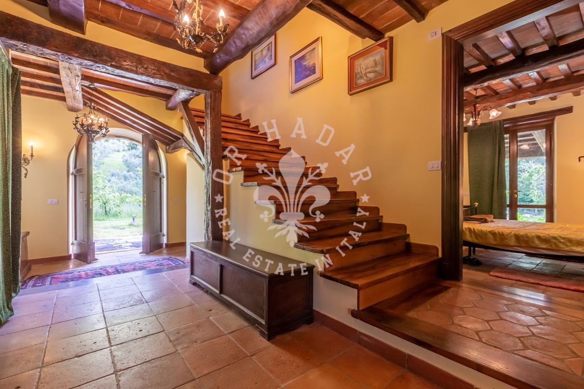 הבית מאחורי הגבעה (Il Casale dietro la Collina) — 25