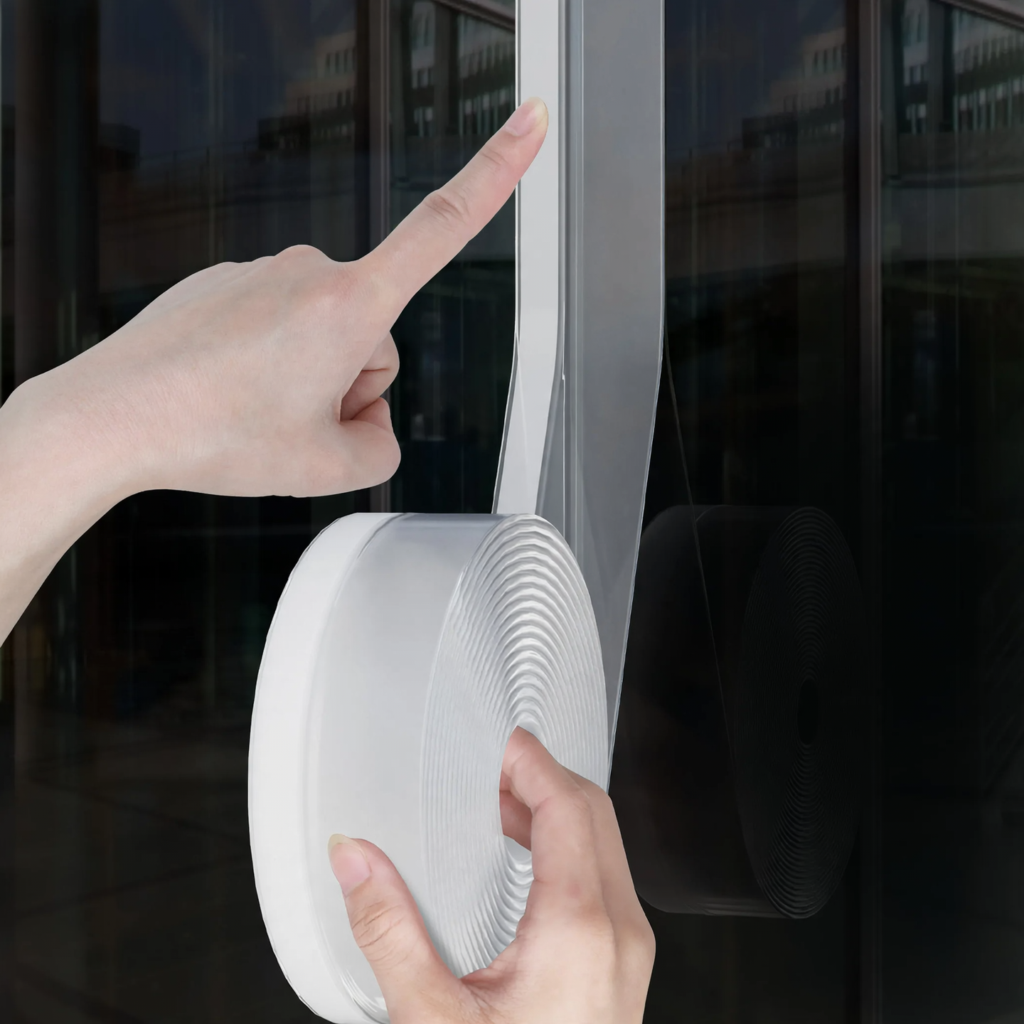 Transparent sealing strip for doors and windows
