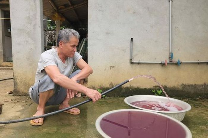 Truy tìm nguyên nhân nguồn nước sinh hoạt đổi màu tím, bốc mùi tanh hôi - Báo Sức Khỏe &amp; Đời Sống