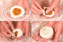 Múc khoảng 2 muỗng hỗn hợp thịt lợn và kim chi vào giữa tấm bánh, sau đó gấp xếp ly mép bánh và miết tròn lại. Làm tương tự với những chiếc bánh còn lại.