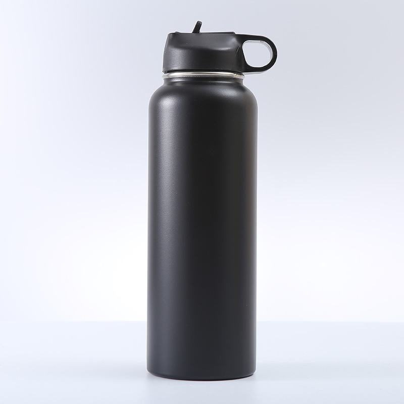 Isolierte Edelstahl-Trinkflasche mit Tragegriff