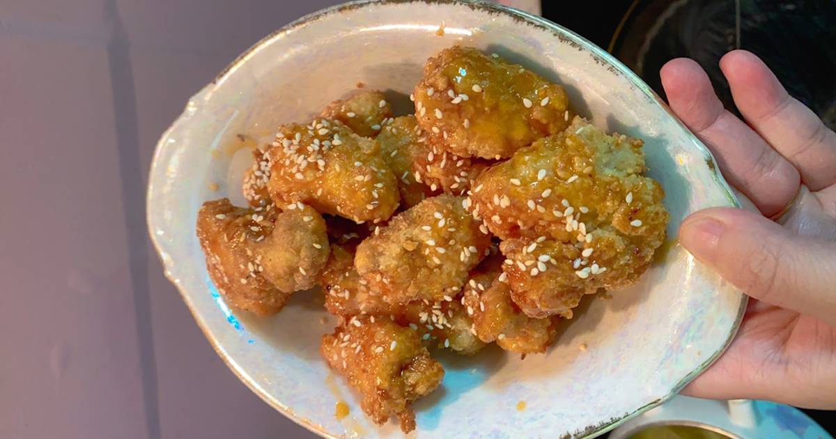 Gà chiên giòn sốt mè rang
