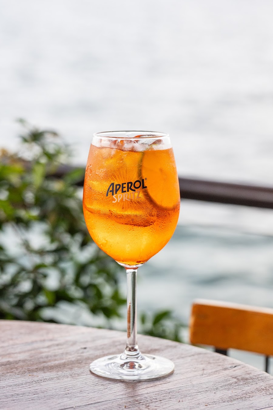 Aperol Spritz, drink servido pelo Joli Bar