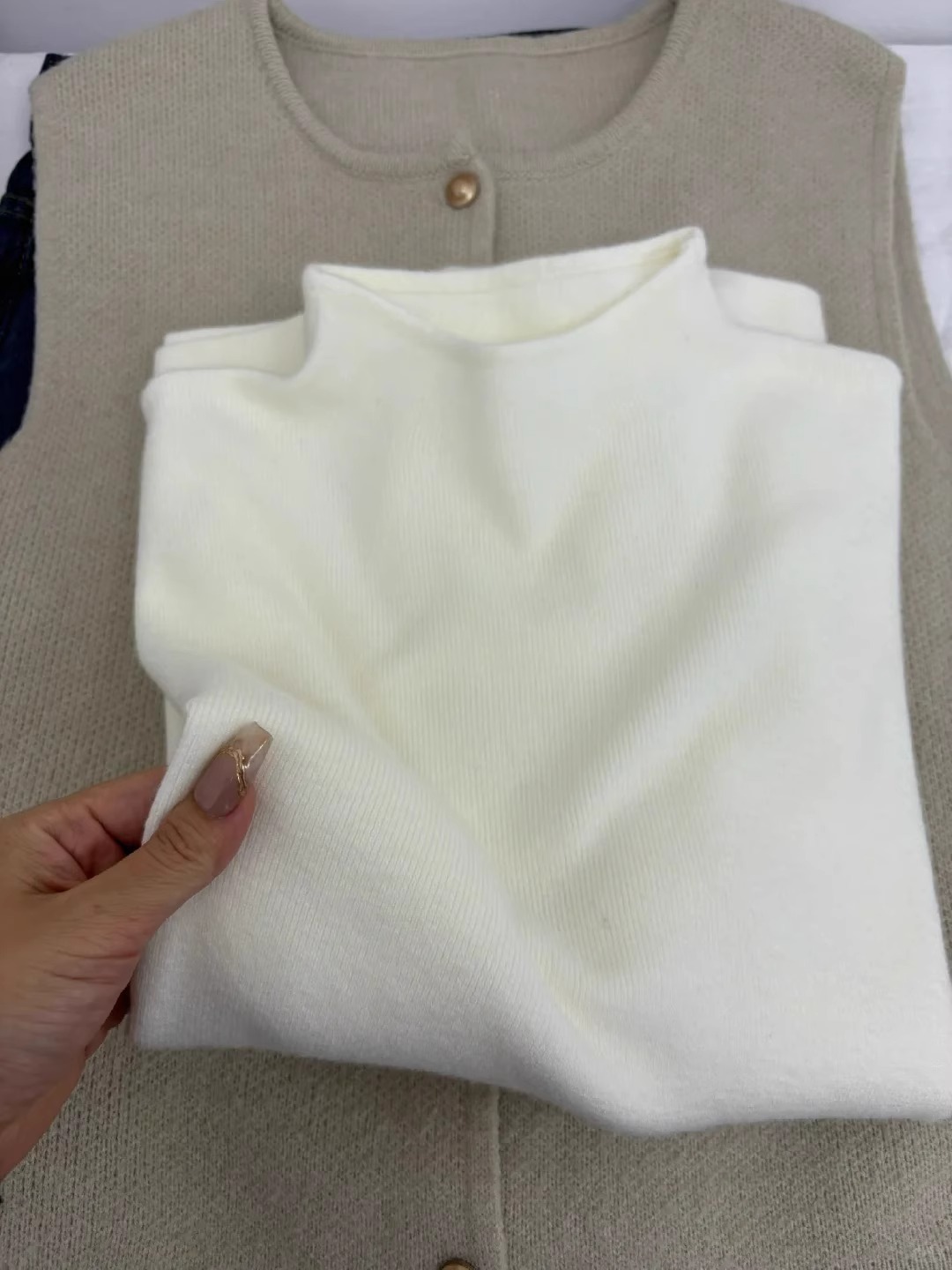 Women's knitted sweater with stand-up collar, versatile basic